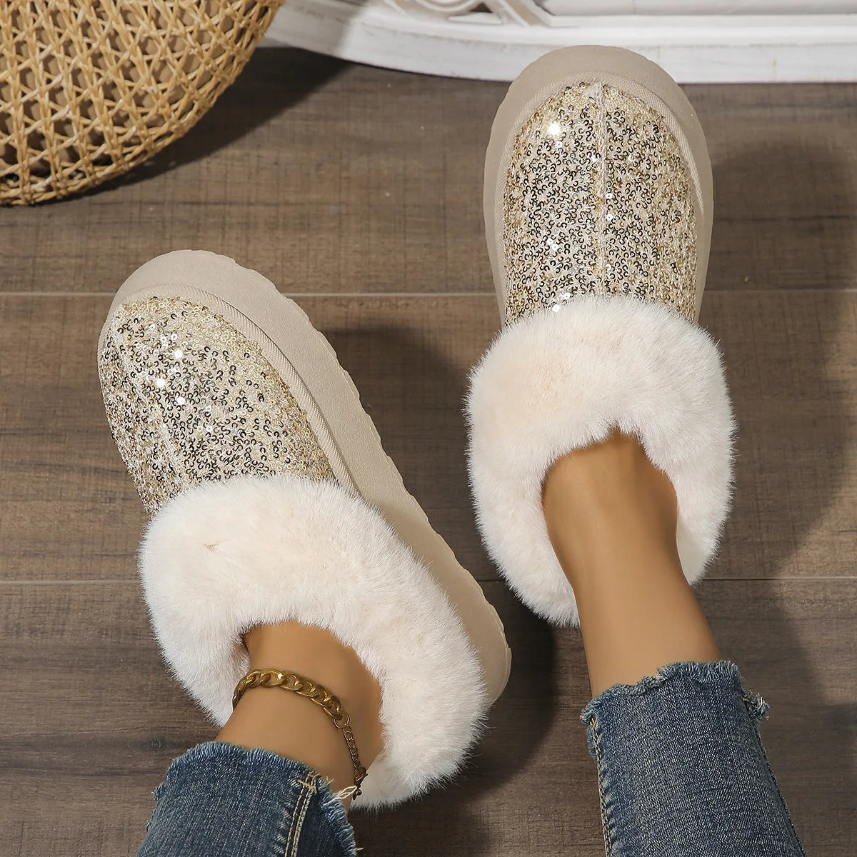 New 2024 Fashion Sequined Cloth Warm Snow Boots Woman Non-Slip Thicken Plush Ankle Booties Faux Fur Winter Boots Women