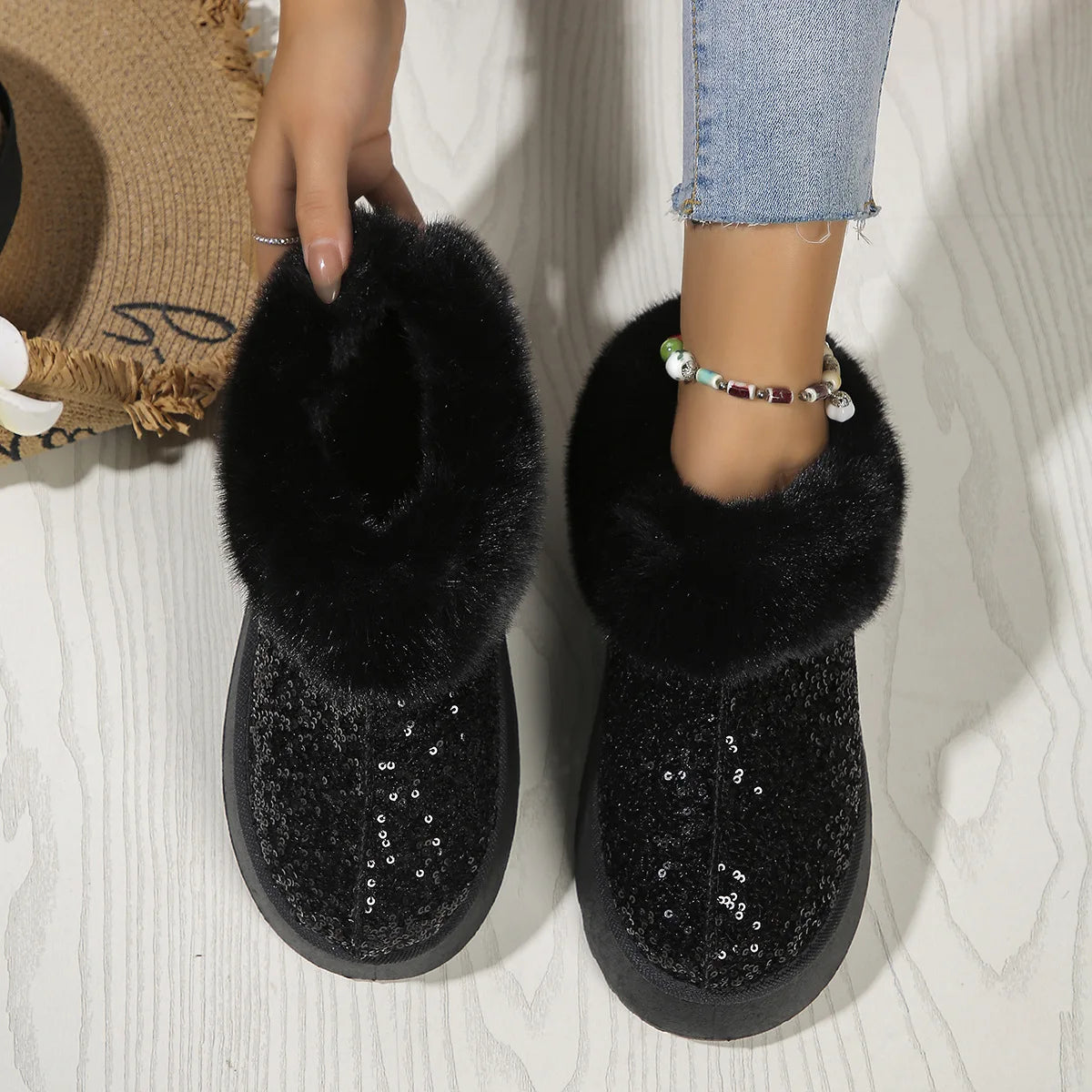 New 2024 Fashion Sequined Cloth Warm Snow Boots Woman Non-Slip Thicken Plush Ankle Booties Faux Fur Winter Boots Women