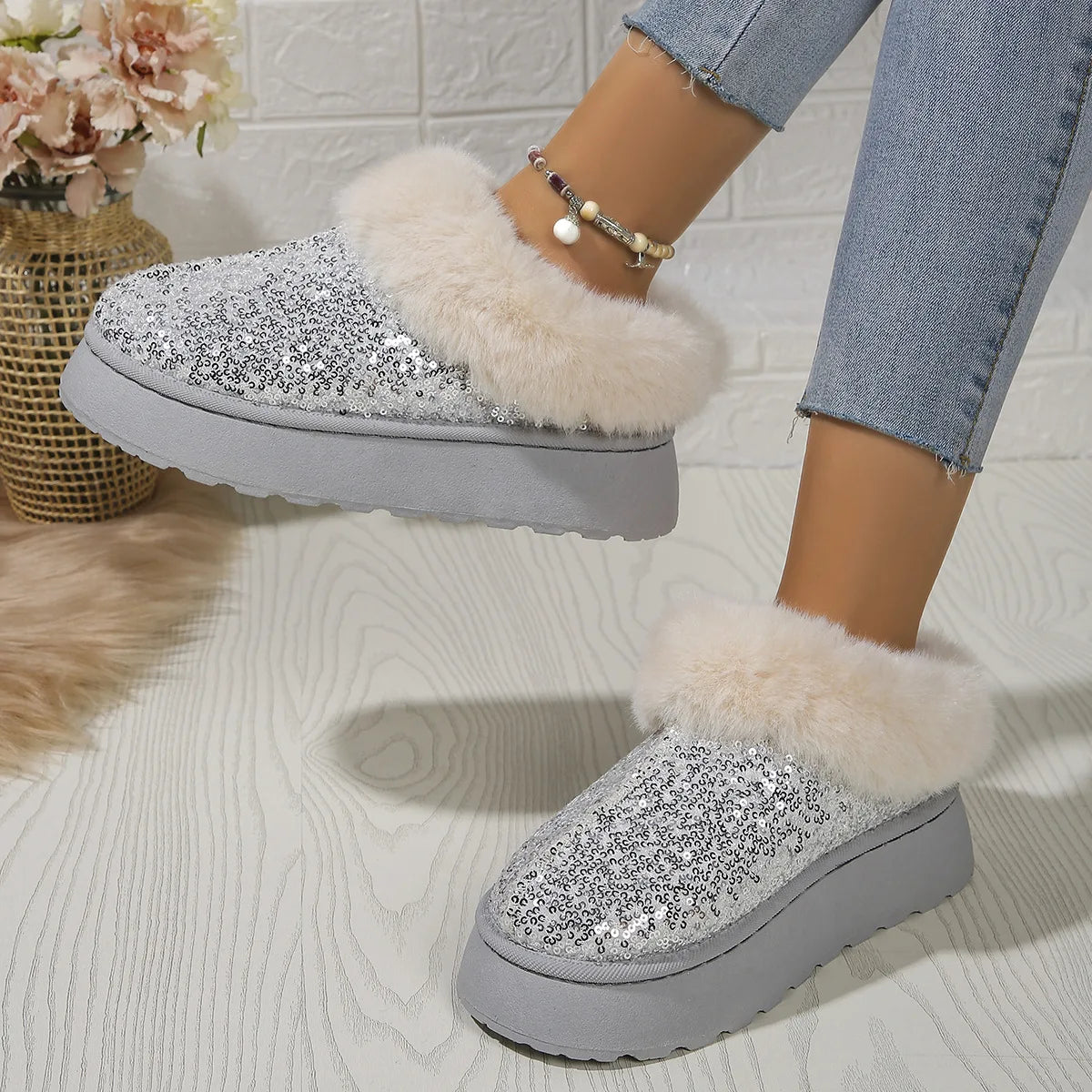 New 2024 Fashion Sequined Cloth Warm Snow Boots Woman Non-Slip Thicken Plush Ankle Booties Faux Fur Winter Boots Women