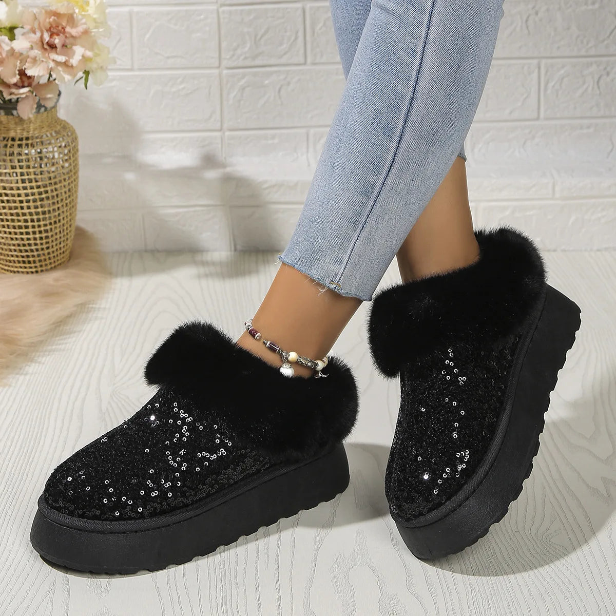 New 2024 Fashion Sequined Cloth Warm Snow Boots Woman Non-Slip Thicken Plush Ankle Booties Faux Fur Winter Boots Women