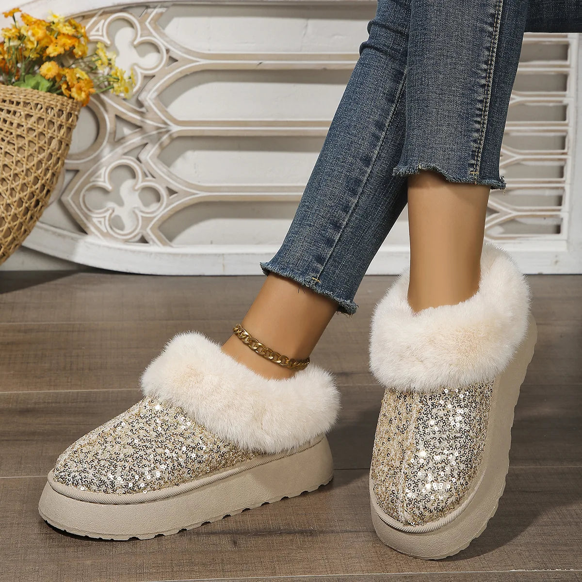 New 2024 Fashion Sequined Cloth Warm Snow Boots Woman Non-Slip Thicken Plush Ankle Booties Faux Fur Winter Boots Women